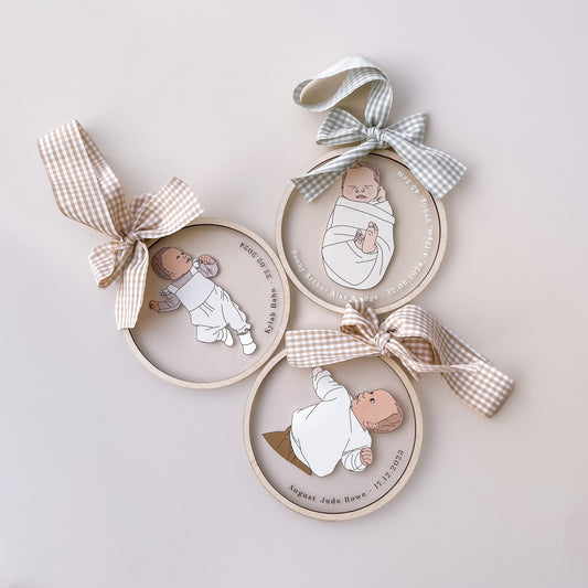 HANDGEZEICHNETES NEUGEBORENES BABY + GEBURTSDATEN ORNAMENT | Personalisiert - Basierend auf Ihrem Foto