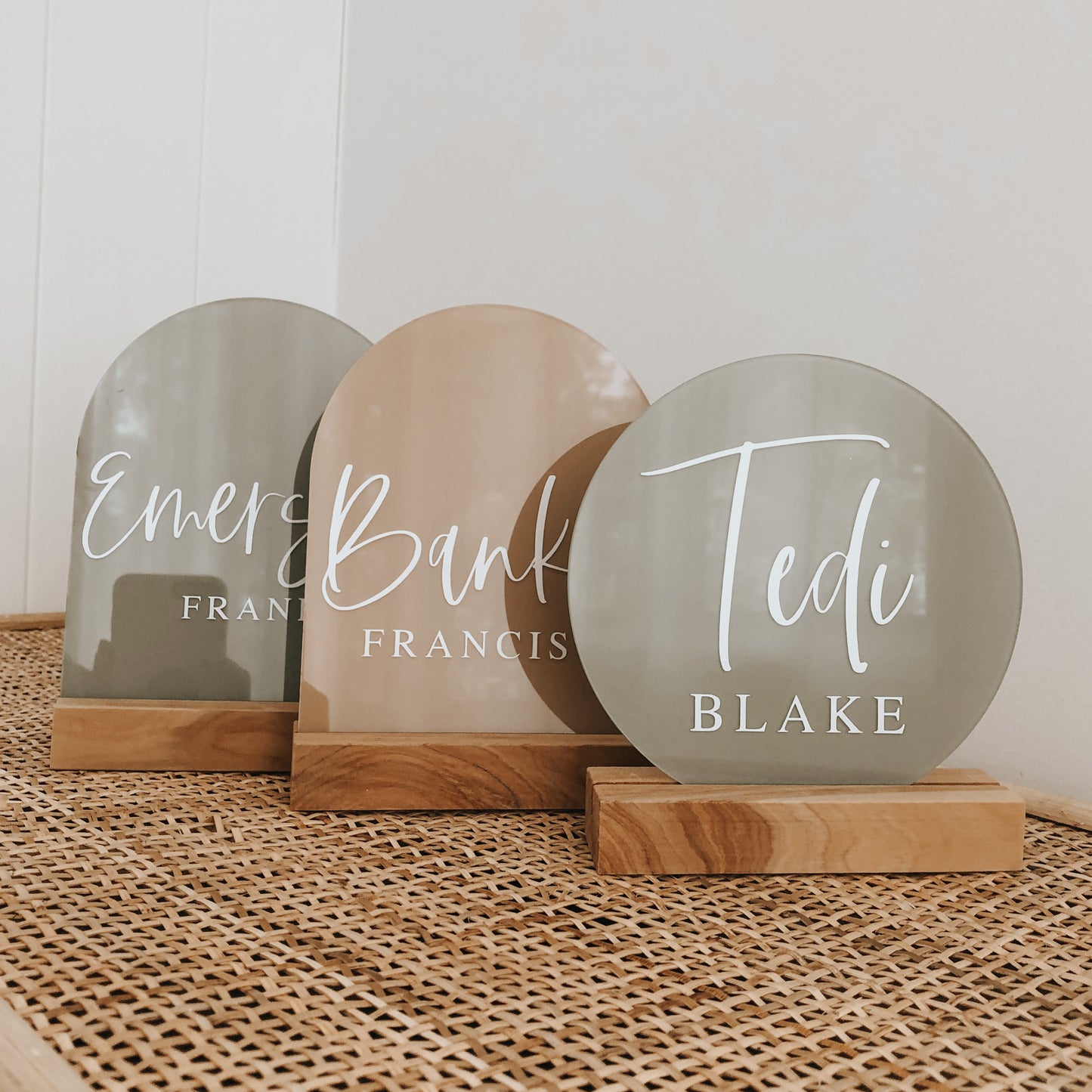 Timber Plaque Stand | RECTANGLE