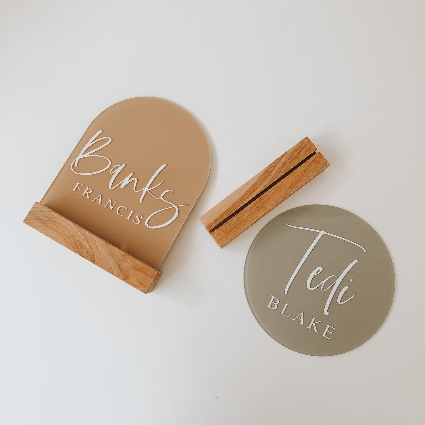 Timber Plaque Stand | RECTANGLE