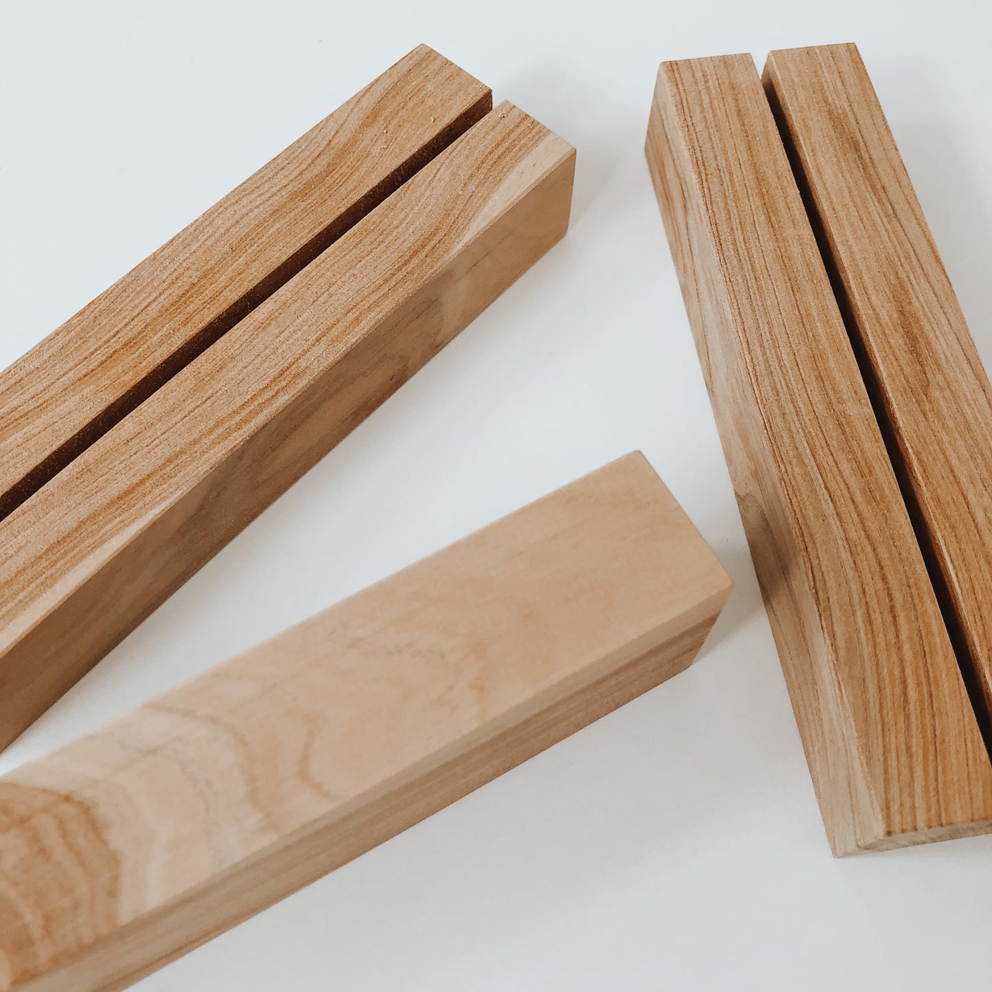 Timber Plaque Stand | RECTANGLE