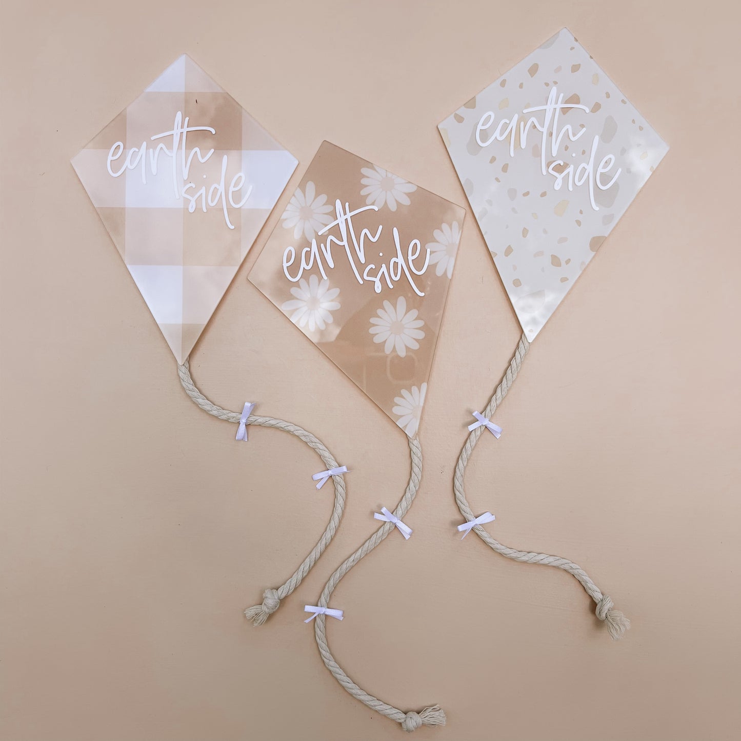 KITE Birth Announcement | Multiple Text, Colour + Pattern Options