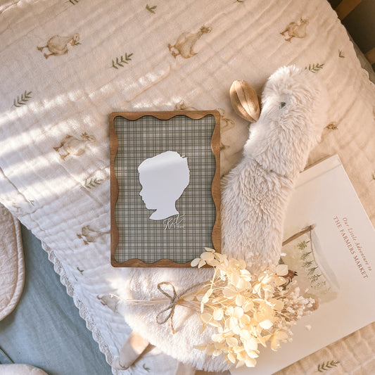 Personalised Vintage-Style Cameo Silhouette Plaque | Multiple Customisation Options